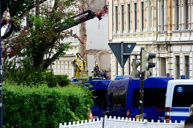 Emergency services of the THW technical relief organization working on the collapsed residential building in James von Moltke Strasse in Görlitz An inhabited house collapsed here in the early evening of 18 5 2026 Photo taken on 20 05 2026 Görlitz, 20 05 2026 Foto:xM.xWehnertx xFuturexImagex expolsion_6558