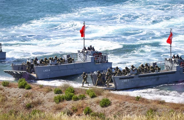 Turkish Armed Forces hosts massive EFES-2026 combined joint military exercise IZMIR, TURKIYE - MAY 21: A view of the daytime activities as part of the Distinguished Observer Day of the EFES-2026 Exercise, one of the largest combined joint exercises of the Turkish Armed Forces (TSK) in Izmir, Turkiye, on May 21, 2026. Over 10,000 personnel from 50 countries participate in the EFES-2026 Exercise, which aims to develop the military capabilities of joint headquarters and units formed with participant country elements and to maintain combat readiness to cover all assigned tasks. Mehmet Emin Menguarslan Anadolu Izmir Turkey. Editorial use only. Please get in touch for any other usage.  Copyright: x2026xAnadoluxMehmetxEminxMenguarslanx