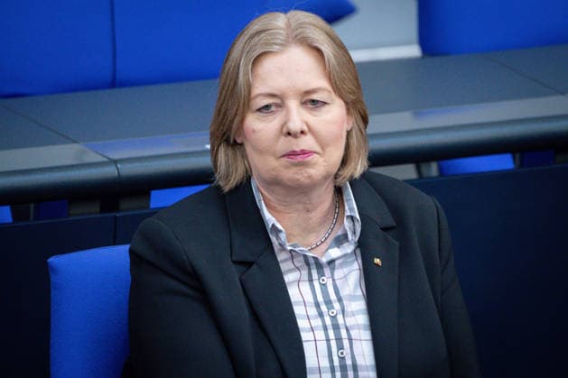 German Bundestag, 80th plenary session Baerbel Bas, Federal Minister of Labor and Social Affairs in portrait on the government bench at the 80th session of the German Bundestag in Berlin, 21 05 2026 Berlin Berlin Germany
