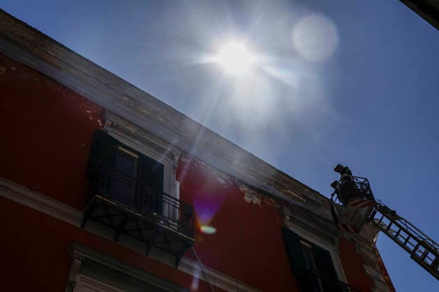 Bacoli, earthquake 4.4 Bacoli: following this morning™s earthquake at 5.50am, there are no major issues in the town; only in Via Ercole has a cornice fallen from a building. _BPH6718 Copyright: xAntonioxBalascox