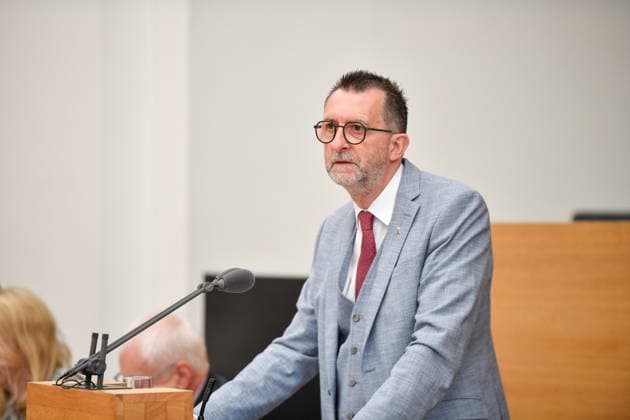 The plenary session took place in the Saarbrücken state parliament on Wednesday 20 05 2026 In the picture Reinhold Jost, Minister of the Interior, Building and Sport bub