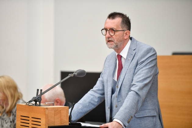 The plenary session took place in the Saarbrücken state parliament on Wednesday 20 05 2026 In the picture Reinhold Jost, Minister of the Interior, Building and Sport bub