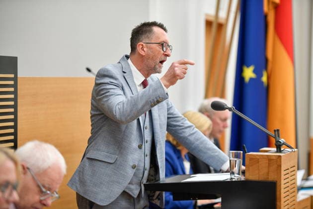 The plenary session took place in the Saarbrücken state parliament on Wednesday 20 05 2026 In the picture Reinhold Jost, Minister of the Interior, Building and Sport bub