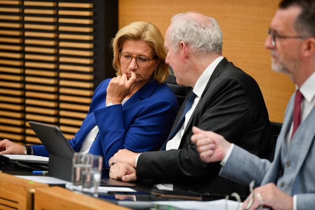 The plenary session took place in the Saarbrücken state parliament on Wednesday 20 05 2026 In the picture Anke Rehlinder, Minister President of Saarland and Jakob von Weizsäcker, Minister of Finance and Science of Saarland bub
