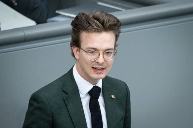 German Bundestag, 80th plenary session Leon Eckert Gruene in portrait during his speech on the agenda item Cohesion through commitment Volunteering at the 80th session of the German Bundestag in Berlin, 21 05 2026 Berlin Berlin Germany