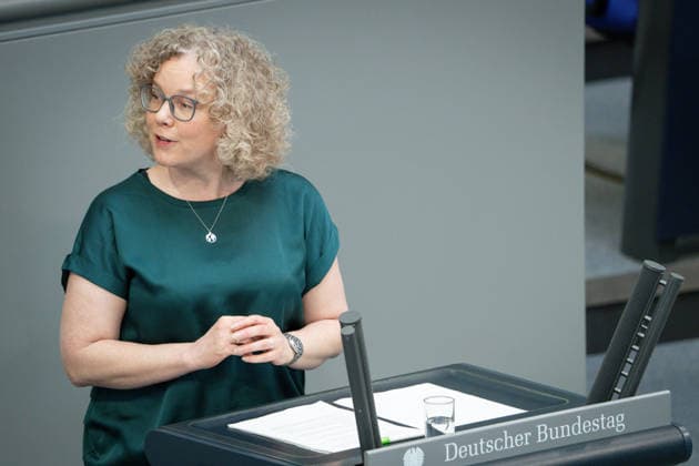 German Bundestag, 80th plenary session Julia Verlinden Gruene in portrait during her speech on the agenda item EU Building Directive, energy independence at the 80th session of the German Bundestag in Berlin, 21 05 2026 Berlin Berlin Germany