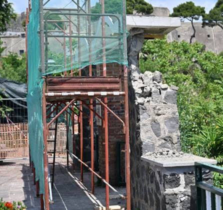 Photo IPP Felice De Martino Bacoli Naples 21 05 2026 Earthquake tremor in the Phlegraean Fields area in the photo a scaffolding for safety work after the partial collapse of the Belvedere Arch of Baia named after Maurizio Valenzi Italy Photo Press World Copyrigh