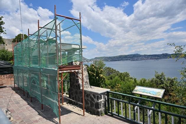 Photo IPP Felice De Martino Bacoli Naples 21 05 2026 Earthquake tremor in the Phlegraean Fields area in the photo a scaffolding for safety work after the partial collapse of the Belvedere Arch of Baia named after Maurizio Valenzi Italy Photo Press World Copyrigh