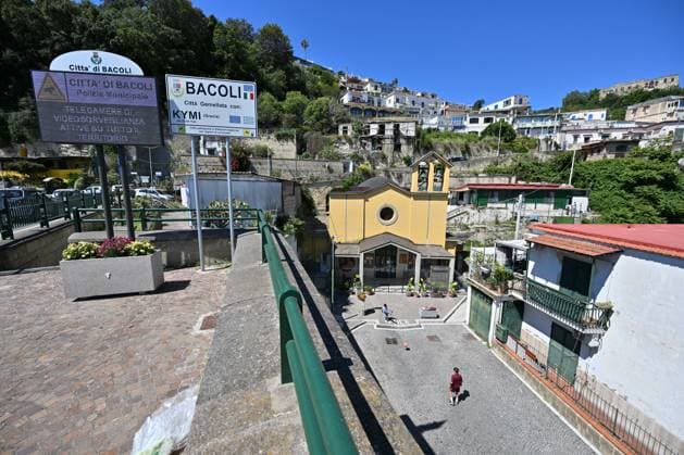 Photo IPP Felice De Martino Bacoli Naples 21 05 2026 Earthquake shock in the Campi Flegrei area in the photo the road sign of the municipality Italy Photo Press World Copyrigh