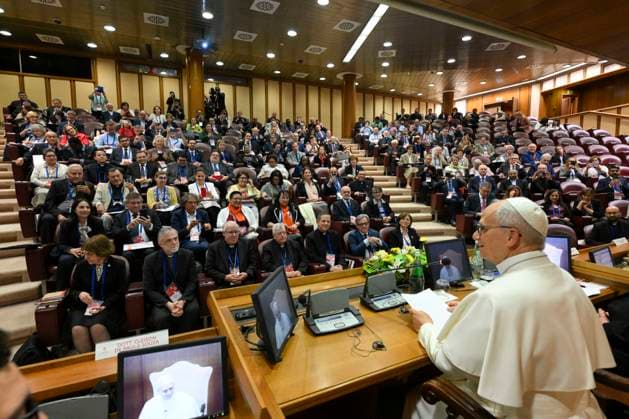 ITALY - POPE LEO XIV MEETS WITH PARTICIPANTS IN THE MEETING WITH THE LEADERS OF ASSOCIATIONS OF THE FAITHFUL , ECCLESIAL MOVEMENTS AND NEW COMMUNITIES AT THE VATICAN- 2026 5 21 Italy, Rome, Vatican, 2026 5 21.Pope Leo XIV meets with participants in the meeting with the leaders of associations of the faithful, ecclesial movements, and new communities in the Vatican EDITORIAL USE ONLY - NO BOOKS Copyright: xVATICANxMEDIAx