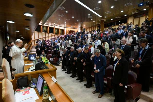 ITALY - POPE LEO XIV MEETS WITH PARTICIPANTS IN THE MEETING WITH THE LEADERS OF ASSOCIATIONS OF THE FAITHFUL , ECCLESIAL MOVEMENTS AND NEW COMMUNITIES AT THE VATICAN- 2026 5 21 Italy, Rome, Vatican, 2026 5 21.Pope Leo XIV meets with participants in the meeting with the leaders of associations of the faithful, ecclesial movements, and new communities in the Vatican EDITORIAL USE ONLY - NO BOOKS Copyright: xVATICANxMEDIAx