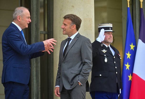 Le président de la République française Emmanuel Macron reçoit le Premier ministre irlandais Micheál Martin au palais présidentiel de lÉlysée à Paris, France, le 21 mai 2026 Christian Liewig Bestimage French President Emmanuel Macron receives Irelands Prime Minister Micheal Martin at the Elysee Presidential Palace in Paris, France, on May 21, 2026 Paris France  Copyright: xChristianxLiewigx xBestimagexChristianxLiewigx xBestimagex