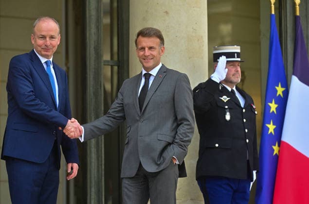 Le président de la République française Emmanuel Macron reçoit le Premier ministre irlandais Micheál Martin au palais présidentiel de lÉlysée à Paris, France, le 21 mai 2026 Christian Liewig Bestimage French President Emmanuel Macron receives Irelands Prime Minister Micheal Martin at the Elysee Presidential Palace in Paris, France, on May 21, 2026 Paris France  Copyright: xChristianxLiewigx xBestimagexChristianxLiewigx xBestimagex