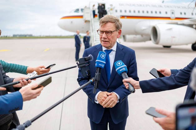 Johann Wadephul CDU , Federal Foreign Minister, travels to the NATO Foreign Ministers Meeting in Helsingborg Here at a press statement shortly before departure at BER Berlin Airport, 21 05 2026 Photographed on behalf of the Federal Foreign Office Berlin Germany Copyright: xThomasxImo AAx