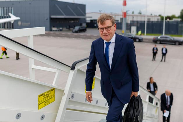 Johann Wadephul CDU , Federal Foreign Minister, travels to the NATO Foreign Ministers Meeting in Helsingborg Here boarding an Airbus A319 at BER Berlin Airport, 21 05 2026 Photographed on behalf of the Federal Foreign Office Berlin Germany Copyright: xThomasxImo AAx