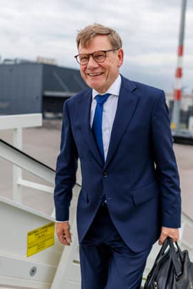 Johann Wadephul CDU , Federal Foreign Minister, travels to the NATO Foreign Ministers Meeting in Helsingborg Here boarding an Airbus A319 at BER Berlin Airport, 21 05 2026 Photographed on behalf of the Federal Foreign Office Berlin Germany Copyright: xThomasxImo AAx