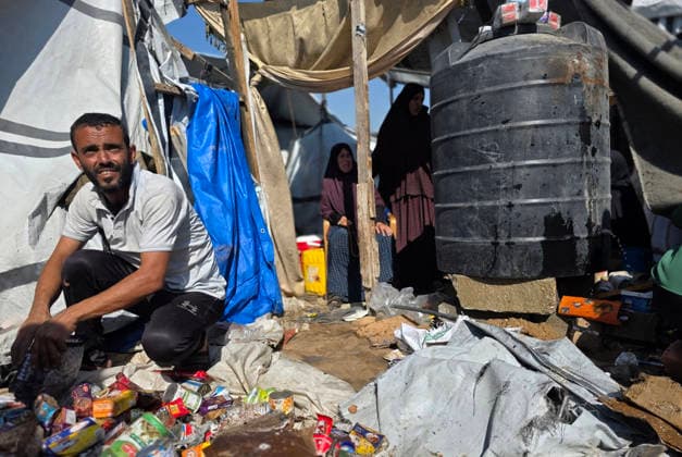 Palestinian Rescue Teams Inspect Site of Israeli Strike in Khan Younis Palestinian paramedics, civil defense crews and residents inspect the site of an Israeli airstrike that targeted a tent sheltering displaced people in the Mawasi area of Khan Younis in the southern Gaza Strip, on May 21, 2026. According to local sources, the strike wounded several displaced Palestinians, sparked a fire in the targeted tent and caused extensive damage to nearby tents. Photo by Tariq Mohammad APA Images Khan Yunis Gaza Strip Palestinian Territory 210526_Khan_Yunis_TM_02(17) Copyright: xapaimagesxTariqxMohammad xapaimagesx
