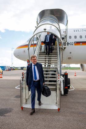 Johann Wadephul CDU , Federal Foreign Minister, travels to the NATO Foreign Ministers Meeting in Helsingborg Here on arrival at Aengelholm Airport, 21 05 2026 Photographed on behalf of the Foreign Office Aengelholm Sweden Copyright: xThomasxImo AAx