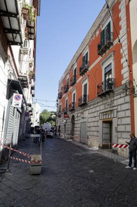 News - Bacoli, earthquake 4.4 Bacoli: following this morning s earthquake at 5.50am, there are no major issues in the town; only in Via Ercole has a cornice fallen from a building. Napoli Bacoli Italy Copyright: xAntonioxBalascox xLiveMediax LPN_2462572