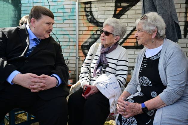 Memorial service for Holocaust held at site from which Jewish transports departed from Brno, kicking off Meeting Brno festival, attended by Sudeten German leader Bernd Posselt (pictured left) in Brno, Czech Republic, May 21, 2026. Bernd Posselt speaks with Winton s children - Eva Paddock and Milena Grenfell-Baines. (CTKxPhoto VaclavxSalek) CTKPhotoP2026052106687  CTKPhotoP2026052106687