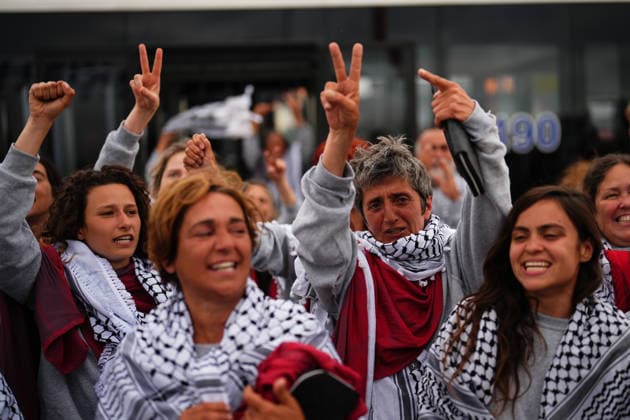 Detained Global Sumud aid flotilla activists arrive in Istanbul ISTANBUL, TURKIYE - MAY 21: Members of Global Sumud Flotilla, who were detained by Israel in international waters, arrive at Istanbul Airport with three Turkish Airlines (THY) planes in Istanbul, Turkiye on May 21, 2026. Three planes carrying activists from the Global Sumud humanitarian aid flotilla, detained earlier this week by Israel in international waters, arrived in Istanbul on Thursday. Three Turkish Airlines planes transporting the activists who were detained aboard the flotilla, which came under attack by the Israeli army in international waters while attempting to break the blockade on Gaza and deliver vital humanitarian aid, landed at Istanbul Airport. The activists  Copyright: x2026xAnadoluxHakanxAkgunx