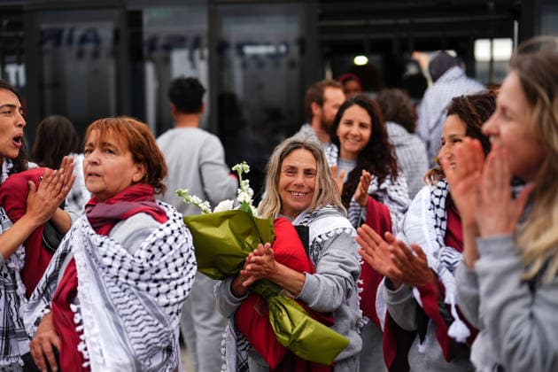 Detained Global Sumud aid flotilla activists arrive in Istanbul ISTANBUL, TURKIYE - MAY 21: Members of Global Sumud Flotilla, who were detained by Israel in international waters, arrive at Istanbul Airport with three Turkish Airlines (THY) planes in Istanbul, Turkiye on May 21, 2026. Three planes carrying activists from the Global Sumud humanitarian aid flotilla, detained earlier this week by Israel in international waters, arrived in Istanbul on Thursday. Three Turkish Airlines planes transporting the activists who were detained aboard the flotilla, which came under attack by the Israeli army in international waters while attempting to break the blockade on Gaza and deliver vital humanitarian aid, landed at Istanbul Airport. The activists  Copyright: x2026xAnadoluxHakanxAkgunx