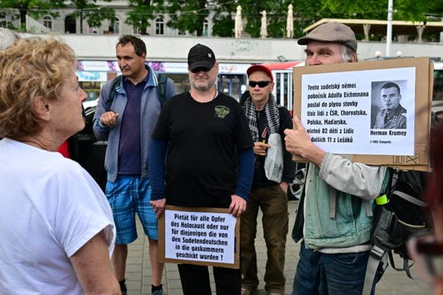 Memorial service for Holocaust held at site from which Jewish transports departed from Brno, kicking off Meeting Brno festival. Pictured Demonstration for in support of the Czecha s independence and against activities associated with Sudeten German Association in Brno, Czech Republic, May 21, 2026. (CTKxPhoto VaclavxSalek) CTKPhotoP2026052106093  CTKPhotoP2026052106093