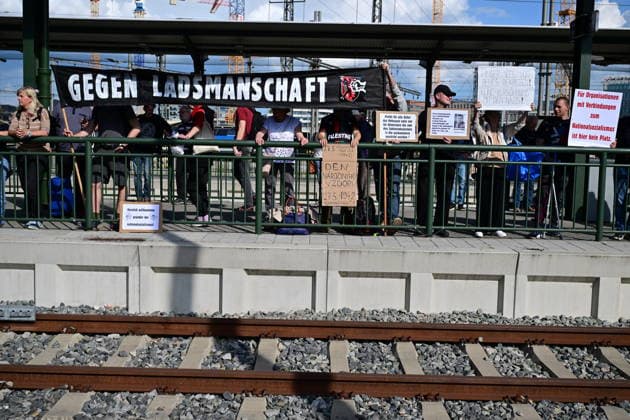 Memorial service for Holocaust held at site from which Jewish transports departed from Brno, kicking off Meeting Brno festival. Pictured Demonstration for in support of the Czecha s independence and against activities associated with Sudeten German Association in Brno, Czech Republic, May 21, 2026. (CTKxPhoto VaclavxSalek) CTKPhotoP2026052106395  CTKPhotoP2026052106395