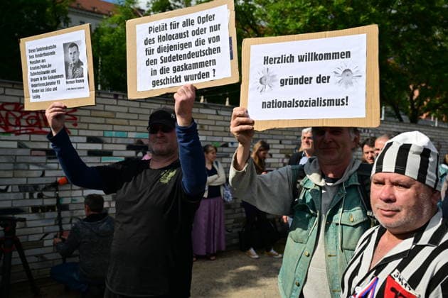 Memorial service for Holocaust held at site from which Jewish transports departed from Brno, kicking off Meeting Brno festival. Pictured Demonstration for in support of the Czecha s independence and against activities associated with Sudeten German Association in Brno, Czech Republic, May 21, 2026. (CTKxPhoto VaclavxSalek) CTKPhotoP2026052106488  CTKPhotoP2026052106488