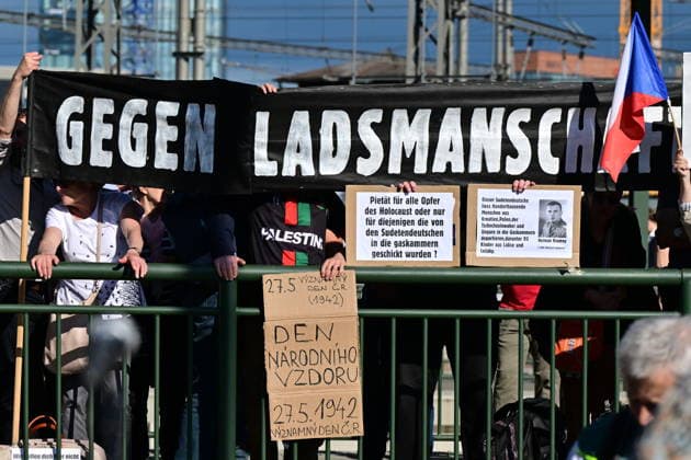 Memorial service for Holocaust held at site from which Jewish transports departed from Brno, kicking off Meeting Brno festival. Pictured Demonstration for in support of the Czecha s independence and against activities associated with Sudeten German Association in Brno, Czech Republic, May 21, 2026. (CTKxPhoto VaclavxSalek) CTKPhotoP2026052106702  CTKPhotoP2026052106702