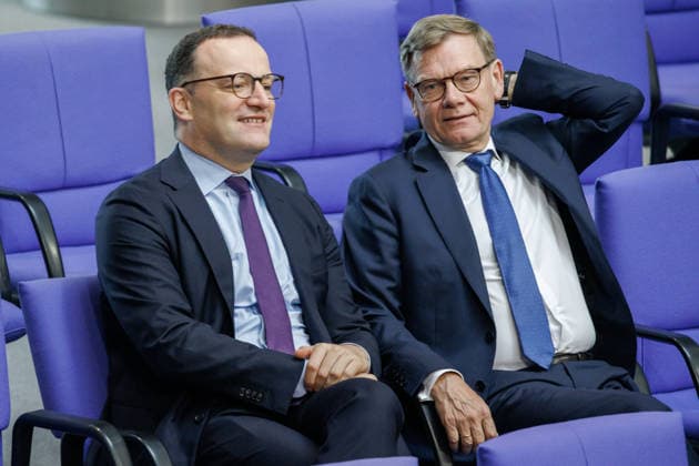 Bundestag Jens Spahn CDU and Johann Wadephul CDU in the German Bundestag on 21 05 26 in Berlin Berlin Berlin Germany Bundestag