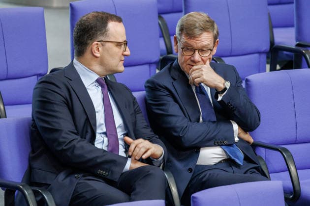 Bundestag Jens Spahn CDU and Johann Wadephul CDU in the German Bundestag on 21 05 26 in Berlin Berlin Berlin Germany Bundestag