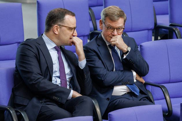 Bundestag Jens Spahn CDU and Johann Wadephul CDU in the German Bundestag on 21 05 26 in Berlin Berlin Berlin Germany Bundestag