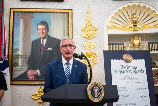 The White House WASHINGTON, DC - MAY 21: Greg Foran, chief executive officer of The Kroger Co., speaks at an event with U.S. President Donald Trump on May 21, 2026 in the Oval Office at the White House in Washington, D.C. Trump said he would rescind Biden-era regulations on refrigerators and air conditioners. (Photo by Al Drago for The Washington Post) Washington DC United States  Copyright: xPool ABACAx