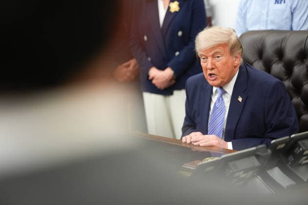WASHINGTON, DC - MAY 21: U.S. President Donald Trump speaks at an event with Environmental Protection Agency (EPA) Administrator Lee Zeldin on May 21, 2026 in the Oval Office at the White House in Washington, D.C. Trump said he would rescind Biden-era regulations on refrigerators and air conditioners. Copyright: xAlxDragox xPoolxviaxCNPx MediaPunchx