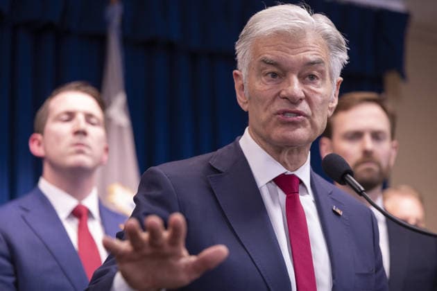 Federal authorities address Medicaid fraud charges in Minneapolis MINNESOTA, UNITED STATES - MAY 21: Administrator of the Centers for Medicare and Medicaid Services (CMS), Dr. Mehmet Oz speaks to the media about alleged Medicaid fraud and charges that were brought up on 15 individuals at the Federal Courthouse in Minneapolis, Minnesota, United States, on May 21, 2026. Christopher Juhn Anadolu Minnesota United States. Editorial use only. Please get in touch for any other usage.  Copyright: x2026xAnadoluxChristopherxJuhnx