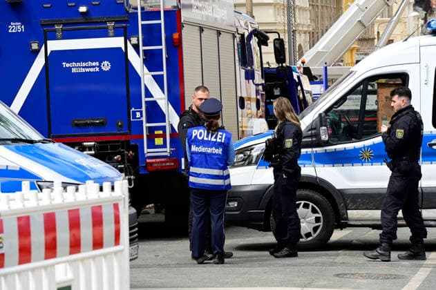 View of the police cordon Photo taken from James von Moltke Strasse in Görlitz An inhabited house collapsed here in the early evening of 18 5 2026 Around two days after the house collapsed in the east German city, the body of a woman was found in the rubble Görlitz, 21 05 2026 Foto:xM.xWehnertx xFuturexImagex expolsion_6578