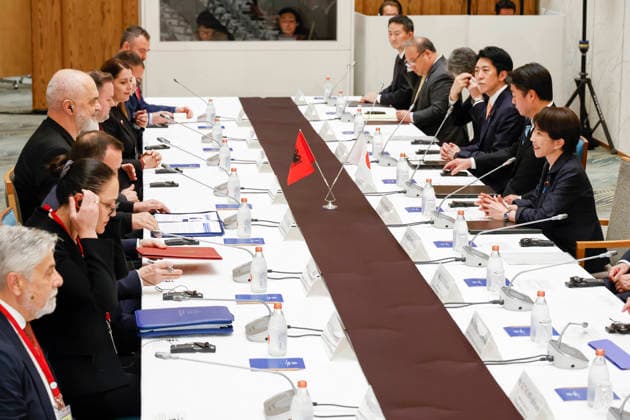 May 22, 2026, Tokyo, Japan: (C-L to C-R) Albanian Prime Minister Edi Rama and Japanese Prime Minister Sanae Takaichi hold a meeting at the prime minister s official residence in Tokyo. Prime Minister Rama is currently in Japan on an official working visit. Tokyo Japan  - ZUMAm191 20260522_aap_m191_001 Copyright: xRodrigoxReyesxMarinx