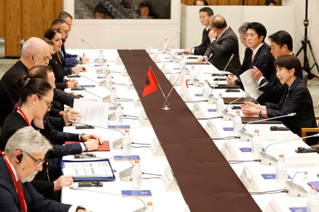 May 22, 2026, Tokyo, Japan: (C-L to C-R) Albanian Prime Minister Edi Rama and Japanese Prime Minister Sanae Takaichi hold a meeting at the prime minister s official residence in Tokyo. Prime Minister Rama is currently in Japan on an official working visit. Tokyo Japan  - ZUMAm191 20260522_aap_m191_007 Copyright: xRodrigoxReyesxMarinx