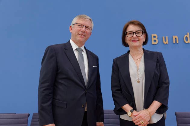 Real estate industry calls for Bau Turbo II 2026 05 18 Germany, Berlin Federal Press Conference Construction and real estate industry calls for Bau Turbo II to revive the housing market In the picture Iris Schöberl, President of the German Property Federation ZIA and Olaf Demuth, President of the Federation of the German Construction Industry V BAUINDUSTRIE