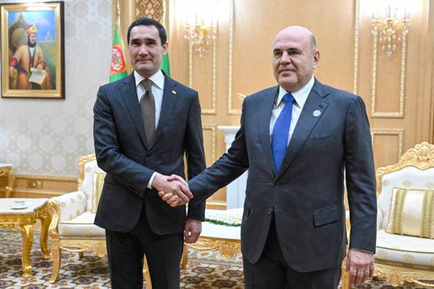 TURKMENISTAN, ASHGABAT - MAY 22, 2026: Serdar Berdimuhamedow (L), President of Turkmenistan, welcomes Mikhail Mishustin, Prime Minister of Russia, on a working visit Ashgabat Turkmenistan  - ZUMAt113 20260522_zaa_t113_070 Copyright: xAlexanderxMiridonovx