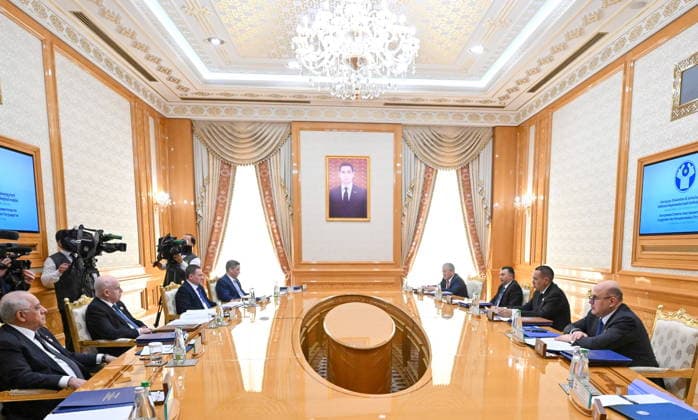 TURKMENISTAN, ASHGABAT - MAY 22, 2026: Mikhail Mishustin (R), Prime Minister of Russia, attends a meeting of the CIS (Commonwealth of Independent States) Council of the Heads of Government at the Garagum Hotel and Business Centre. Alexander Miridonov POOL TASS  92869176