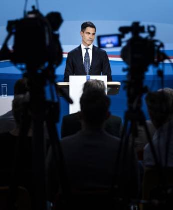 THE HAGUE - Prime Minister Rob Jetten speaks to the press following the weekly cabinet meeting. REMKO DE WAAL ANP netherlands out - belgium out  Copyright: xx x559040707x originalFilename: 559040707