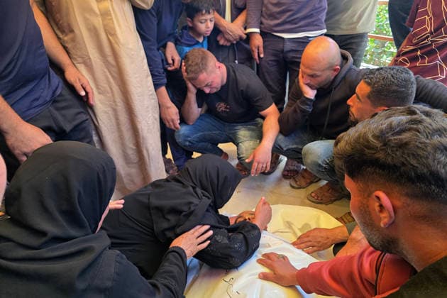 Palestinians Mourn Shepherd Killed Near Khan Younis Palestinians mourn the body of Raafat Breika, 42, who was killed by Israeli army fire while herding sheep near the Yellow Line south of Khan Younis in the southern Gaza Strip, on May 22, 2026. Photo by Tariq Mohammad APA Images Khan Yunis Gaza Strip Palestinian Territory 220526_Khan_Yunis_TM_00(11) Copyright: xapaimagesxTariqxMohammad xapaimagesx