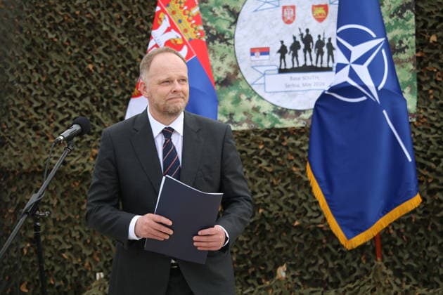 News Bilder des Tages NATO-Serbia 2026 military exercise in Bujanovac BUJANOVAC, SERBIA - MAY 22: NATO Secretary General Mark Rutte’s Special Representative for the Caucasus and Central Asia, Ambassador Kevin Hamilton arrives at the Borovac Training Ground to observe the NATO-Serbia 2026 military exercise in Bujanovac, Serbia on May 22, 2026. Erkin Keci Anadolu Bujanovac Serbia. Editorial use only. Please get in touch for any other usage.  Copyright: x2026xAnadoluxErkinxKecix