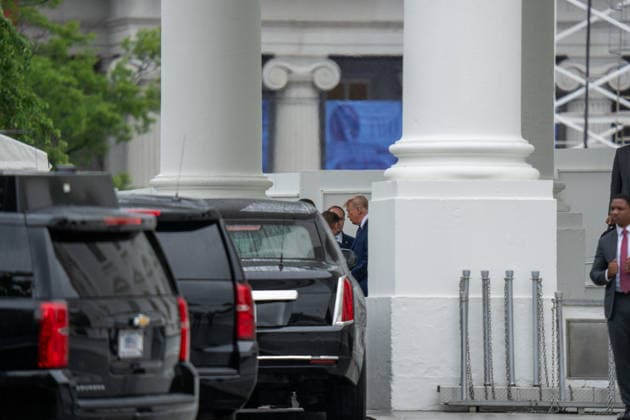 May 22, 2026, Washington, Dc, United States: President Donald Trump departs the White House for New Jersey on May 22, 2026 Washington United States - ZUMAl312 20260522_znp_l312_029 Copyright: xAndrewxLeydenx
