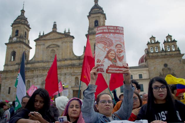 May 22, 2026, Bogota, Cundinamarca, COLOMBIA: Supporters pack BogotoÂ¡Ã¢â‚¬â ¢s Plaza de BoloÂ­var in front of the Primary Cathedral for the final campaign rally of leftist Senator and presidential frontrunner IVAN CEPEDA, ahead of the May 31 election. The massive turnout underscores the high stakes of a vote defining a sharp left-right divide, as Colombians choose between policy continuity and a conservative shift. Bogota COLOMBIA  - ZUMAd225 20260522_znp_d225_018 Copyright: xZoraidaxDiazx