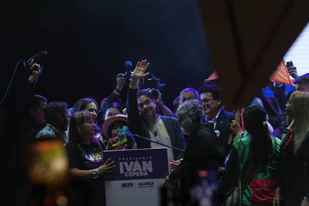 Ivan Cepeda and Aida Quilcue Closing Campaign in Bogota BOGOTA, COLOMBIA - MAY 22: Colombian presidential candidate Ivan Cepeda and his vice-presidential running mate Aida Quilcue are seen at Plaza Bolívar during a campaign event in Bogota, Colombia, on May 22, 2026. Cepeda is a senator, human rights advocate, and lawyer known for his work on peace and social justice issues, while Quilcue is an Indigenous Nasa leader and senator recognized for her activism in defense of Indigenous and human rights. Juancho Torres Anadolu Bolivar Colombia. Editorial use only. Please get in touch for any other usage.  Copyright: x2026xAnadoluxJuanchoxTorresx