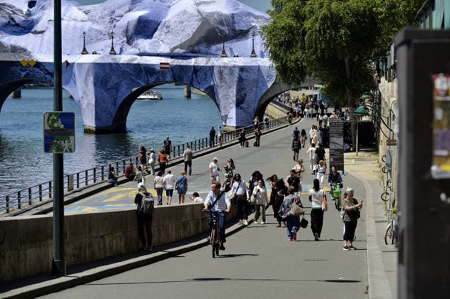 Pont Neuf Cave Unveiled To Parisians - Paris The Pont Neuf cave, JR s ephemeral monumental work measuring 120 meters long and 18 meters high, is unveiled to Parisians, on May 22, 2026, before its official opening on June 6, paying homage to Christo and Jeanne-Claude s 1985 work The Pont Neuf Wrapped and remaining visible until June 28, 2026. Photo by Karim Ait Adjedjou ABACAPRESS.COM Paris France  Copyright: xAitxAdjedjouxKarim ABACAx