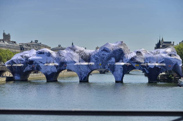 Pont Neuf Cave Unveiled To Parisians - Paris The Pont Neuf cave, JR s ephemeral monumental work measuring 120 meters long and 18 meters high, is unveiled to Parisians, on May 22, 2026, before its official opening on June 6, paying homage to Christo and Jeanne-Claude s 1985 work The Pont Neuf Wrapped and remaining visible until June 28, 2026. Photo by Karim Ait Adjedjou ABACAPRESS.COM Paris France  Copyright: xAitxAdjedjouxKarim ABACAx